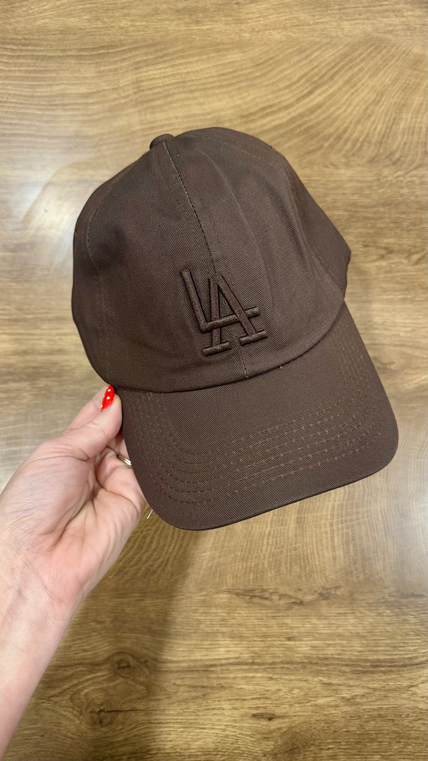 LA Embroidered Cap - Brown/Brown