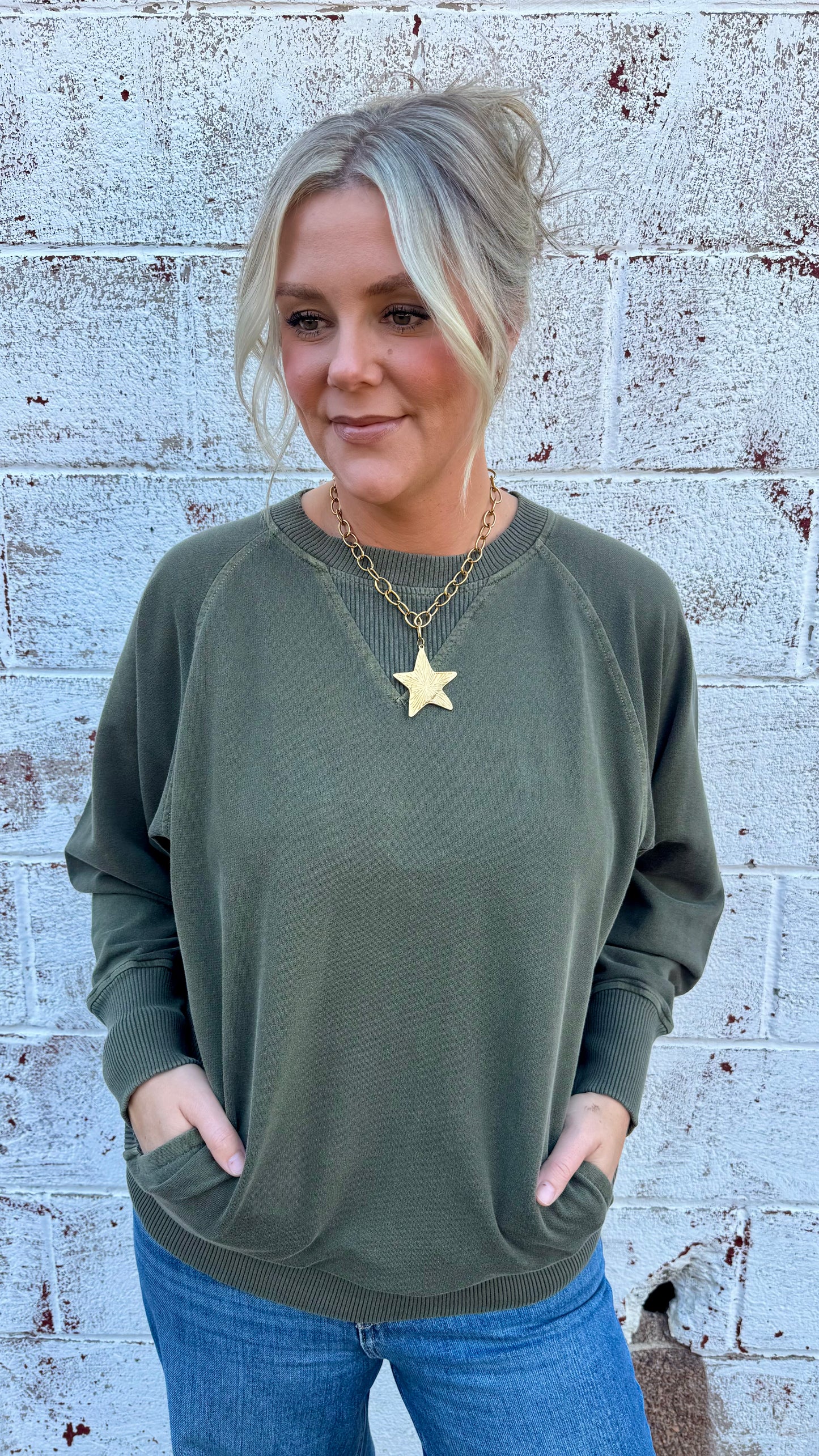 Laney Pullover with Pockets - Olive